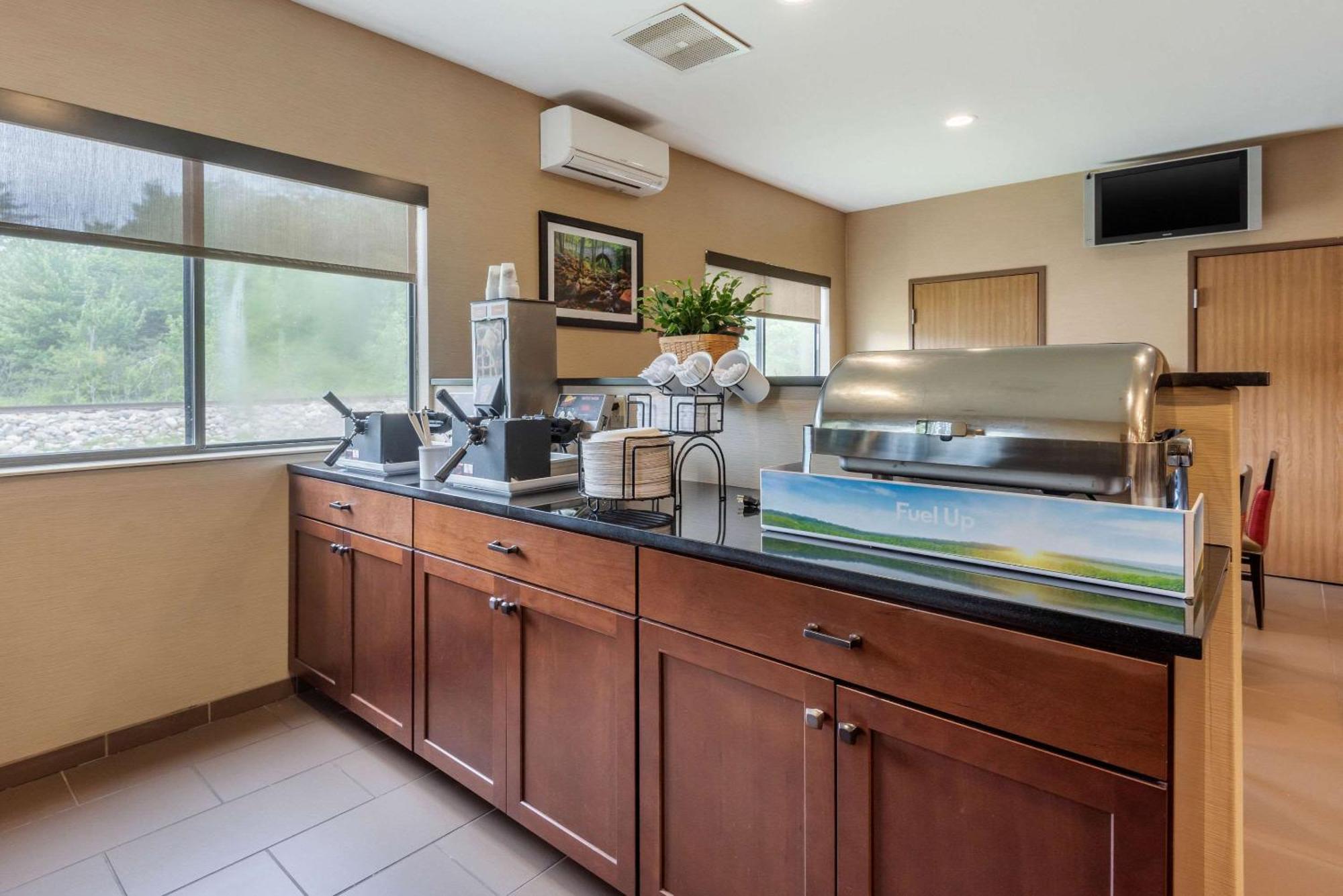 Comfort Inn Ellsworth - Bar Harbor Bagian luar foto