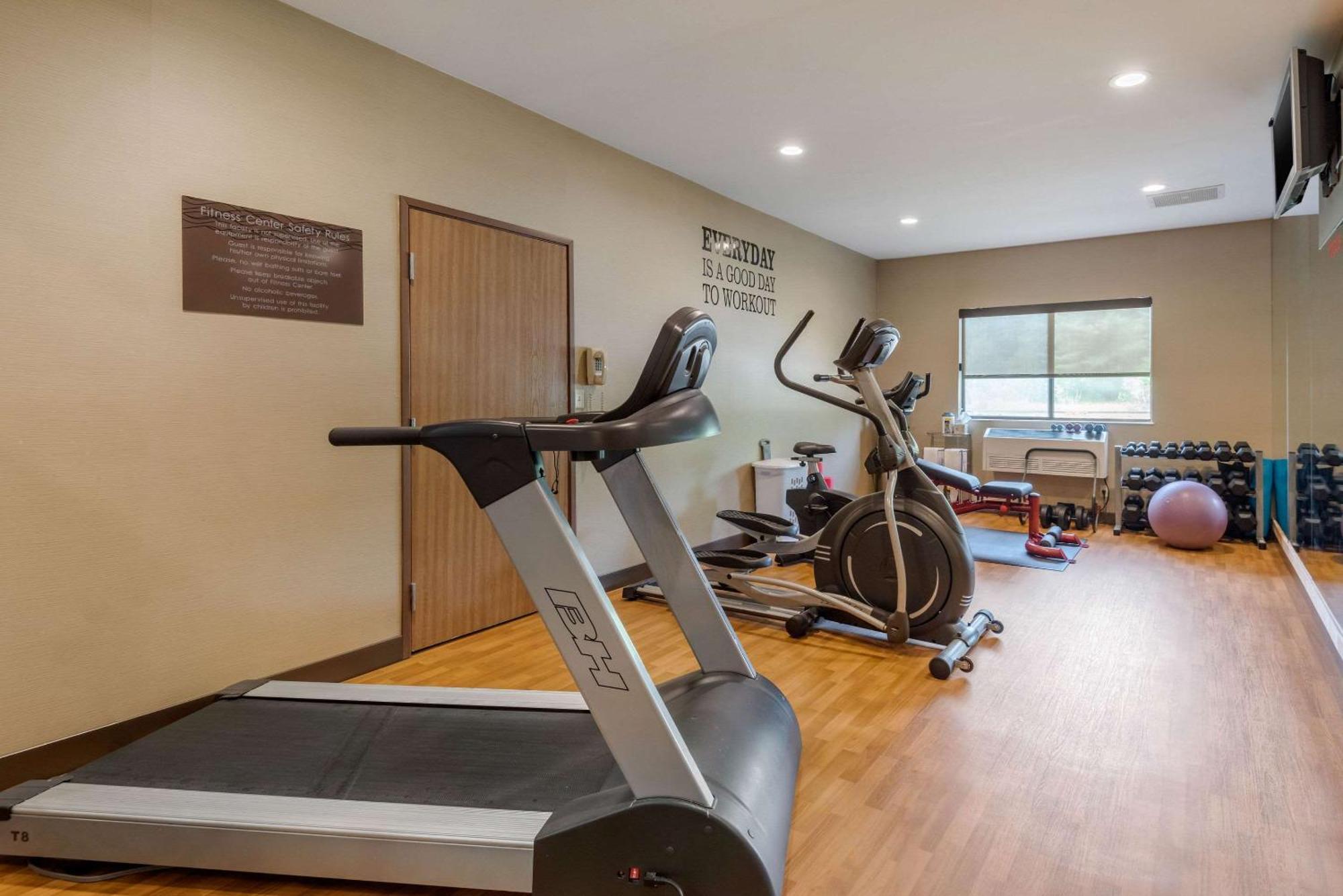 Comfort Inn Ellsworth - Bar Harbor Bagian luar foto