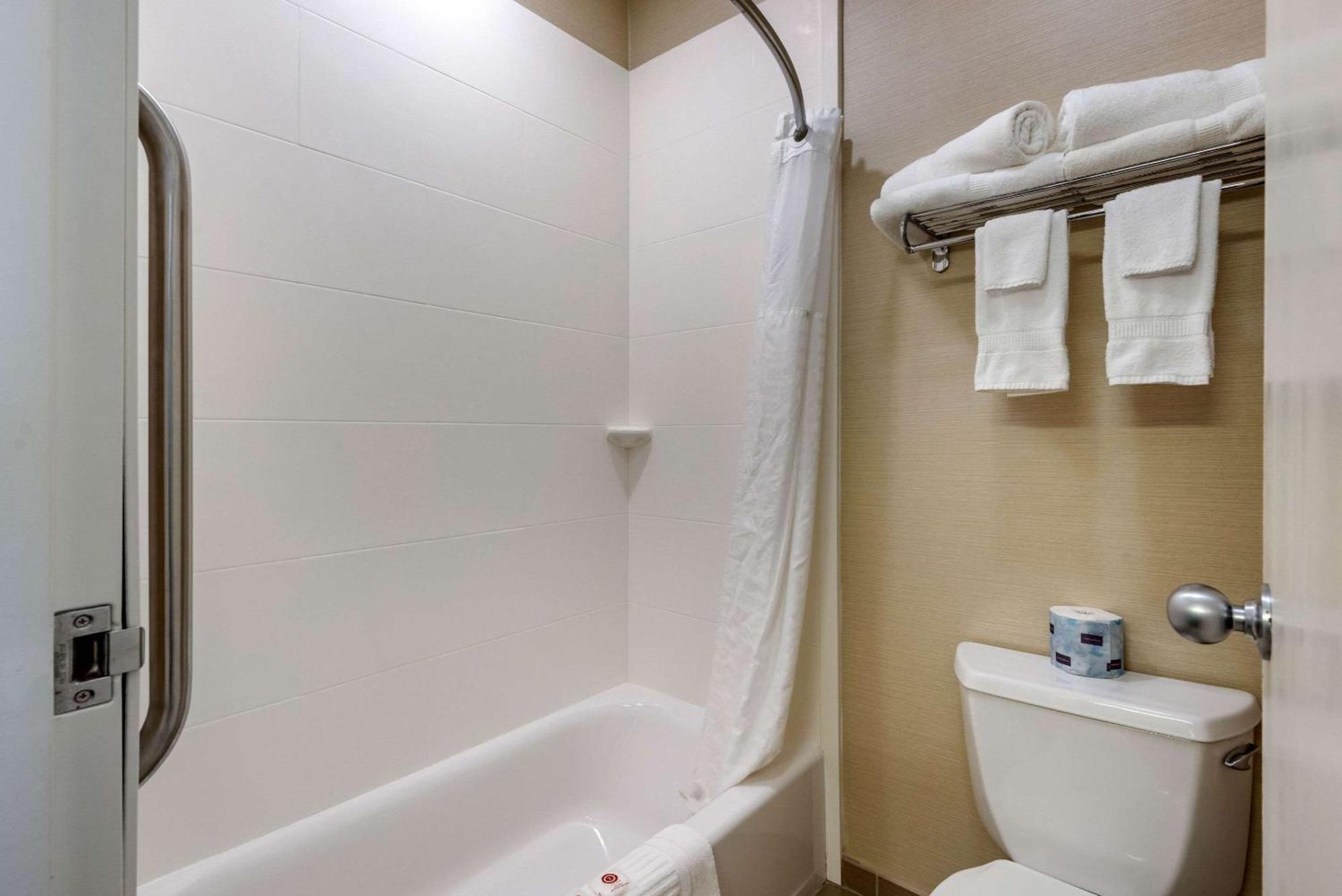 Comfort Inn Ellsworth - Bar Harbor Bagian luar foto