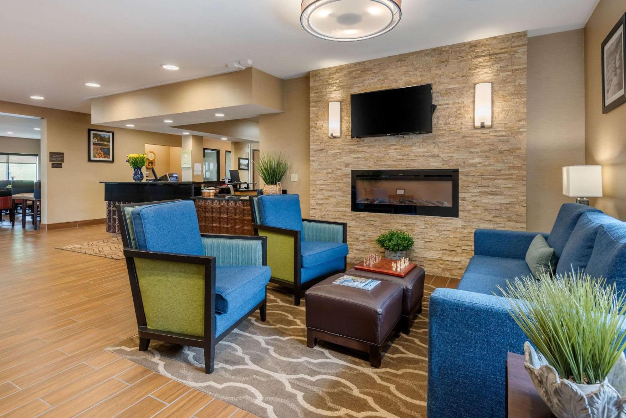 Comfort Inn Ellsworth - Bar Harbor Bagian luar foto